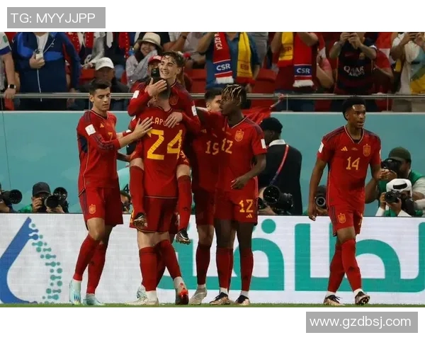 足球明星左脚踢球的技巧与魅力解析让我们一起领略足球艺术的魅力与激情